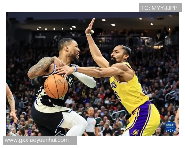 湖人对决雄鹿2021赛季精彩回顾与精彩瞬间分析