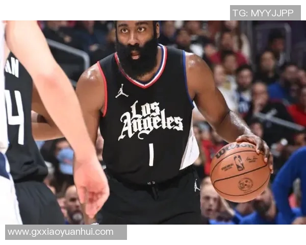 萨德与波斯波利激战正酣比分揭晓引发球迷热议 萨德与波斯波利激战正酣比分揭晓引发球迷热议