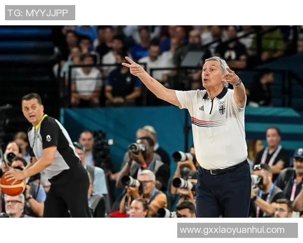 美国与塞尔维亚友谊赛精彩对决展现篮球魅力与团队精神