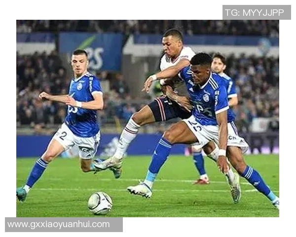 喀大足球比赛直播现场激情四溢球迷齐聚共同见证精彩瞬间