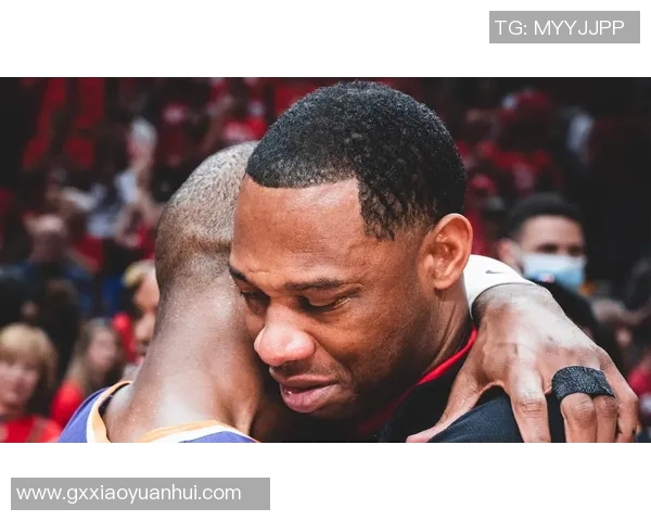 活塞队创下28连败历史纪录主帅辞职球员泪洒更衣室情景感人至深